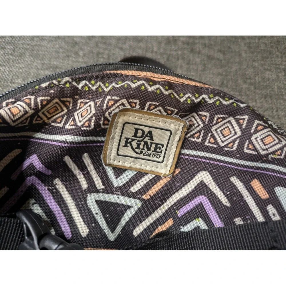 Dakine Wonder 15L Melbourne Backpack Snowboarding , Hiking Geometrical Bag